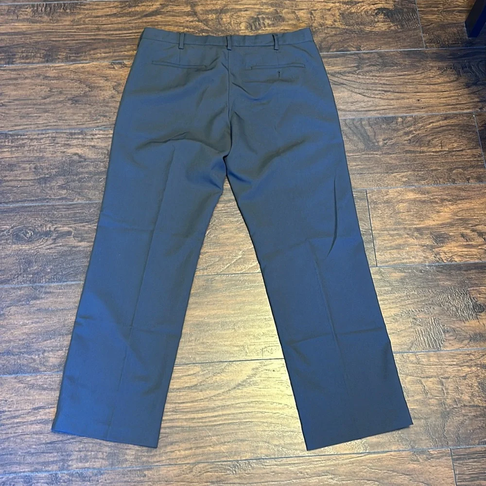 Van Heusen Studio Dress Pants - Picture 4 of 4